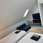 Maison De 50 M Du Bord De * لي بورتيل