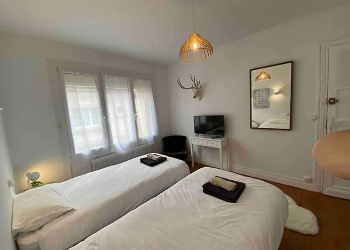 Maison De 50 M Du Bord De Дом отдыха *